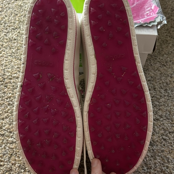 Woman’s crocs golf shoes - Picture 5 of 5